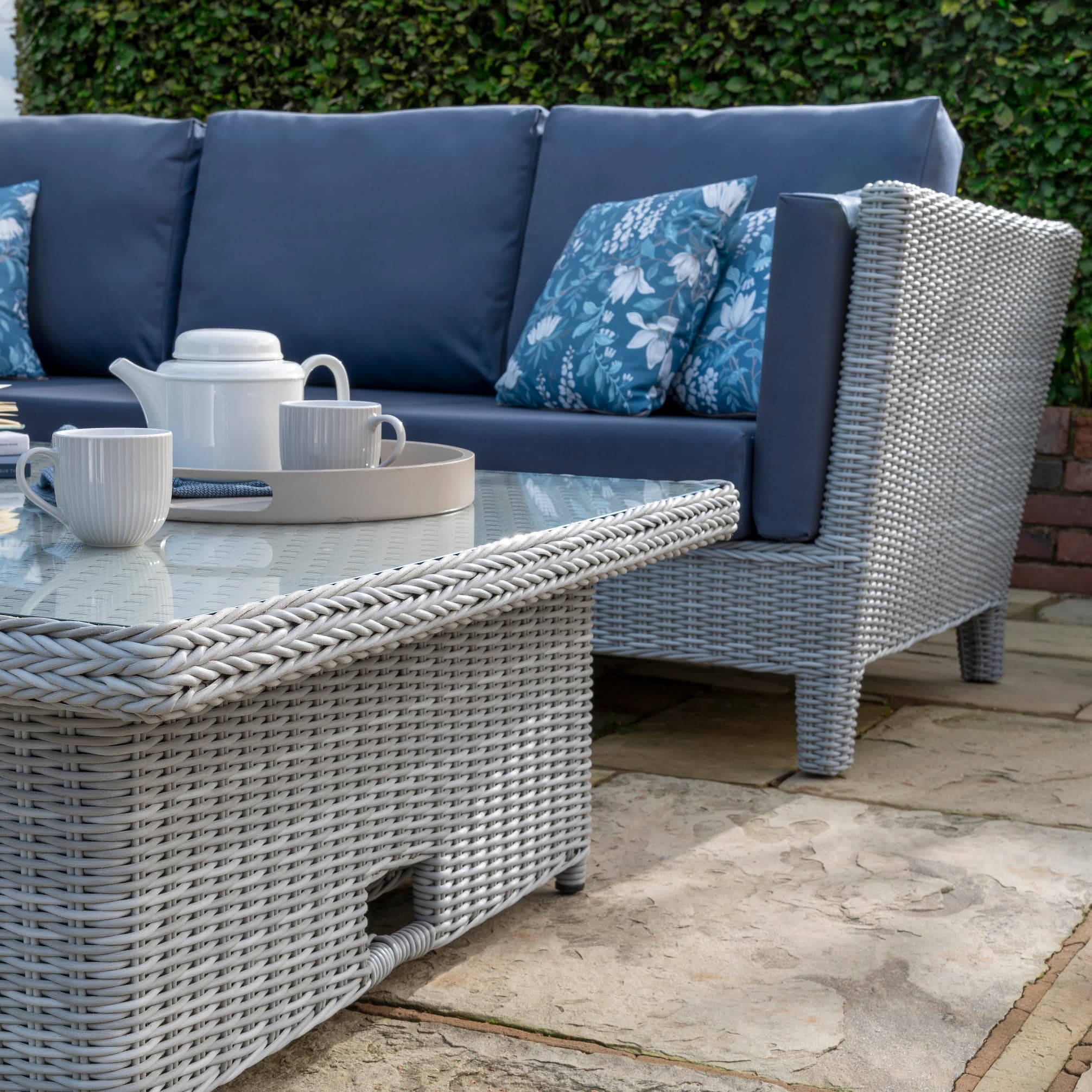 Byron Corner Set & Byron Adjustable Dining Table