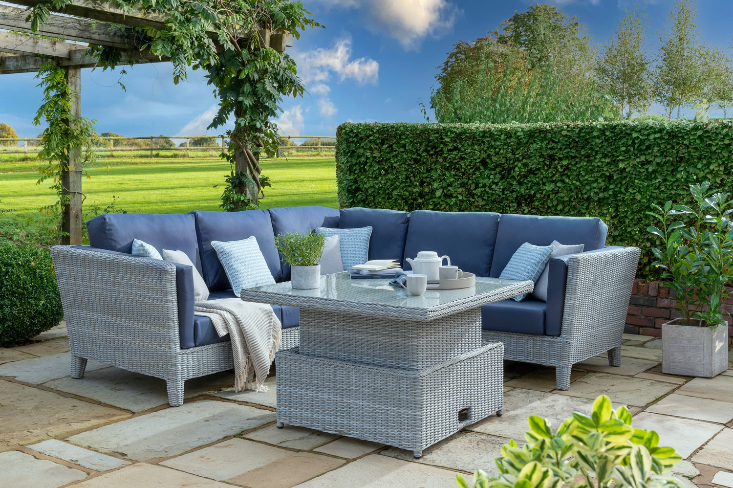 Byron Corner Set & Byron Adjustable Dining Table